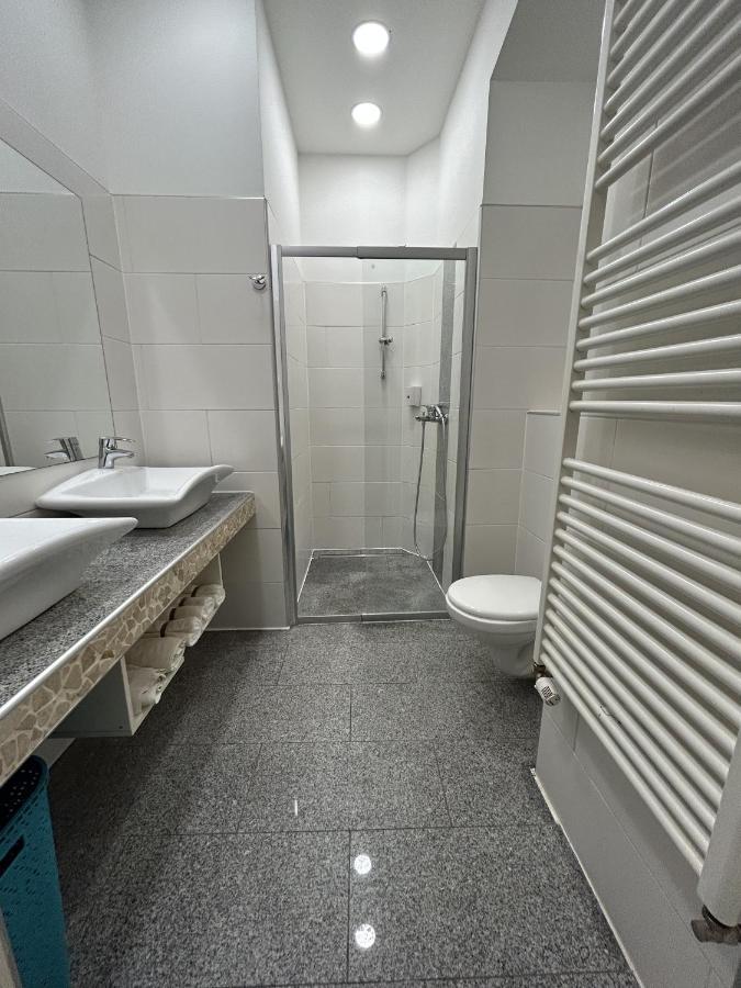 Cozy City Center Apartments Виена Екстериор снимка