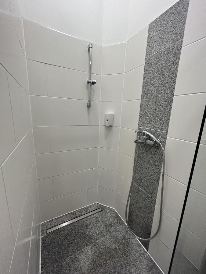 Cozy City Center Apartments Виена Екстериор снимка